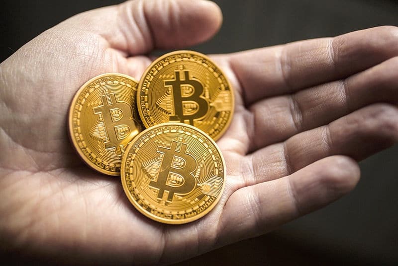 posso acquistare bitcoin attraverso un mediatore