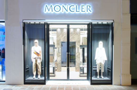 azioni moncler previsioni