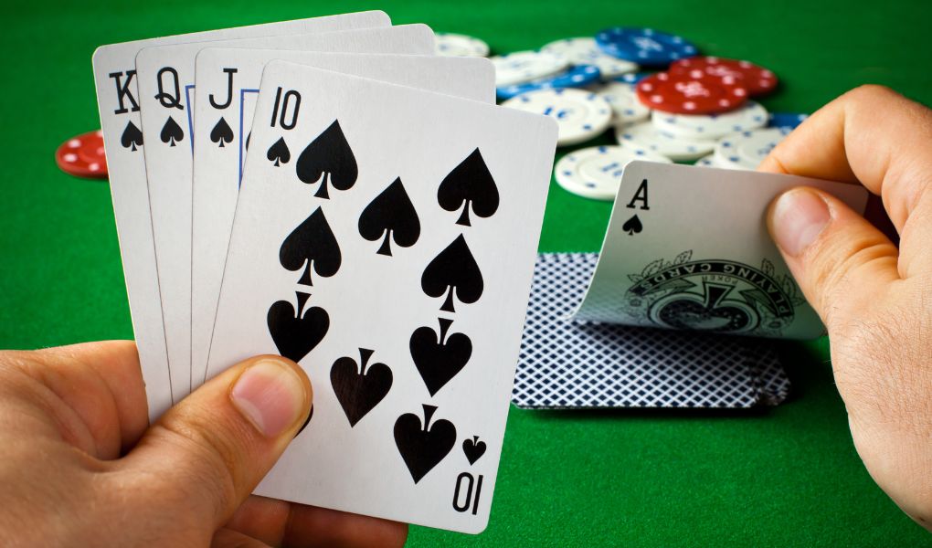 Strategie per Giocare le Mani del Poker