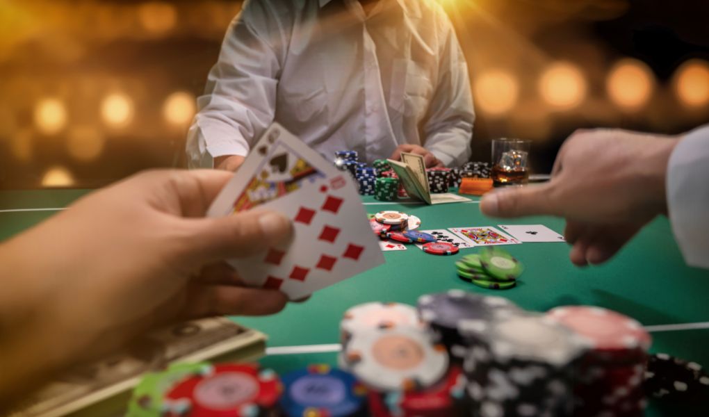 Come si fa a giocare gratis a poker online?